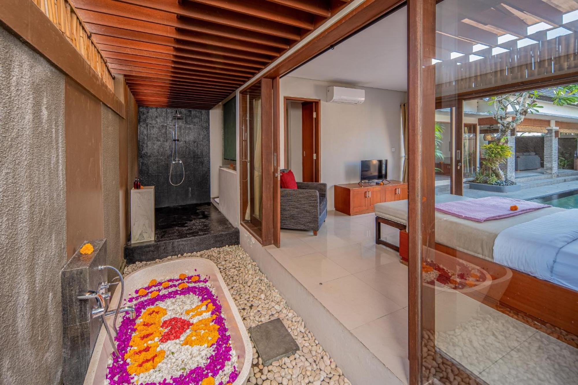 Nyanyi Sanctuary Villa By Ini Vie Hospitality Танах Лот Экстерьер фото